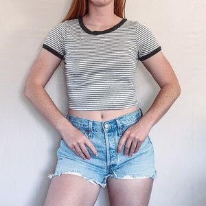 ❌SOLD❌Grey & White Cropped T-shirt